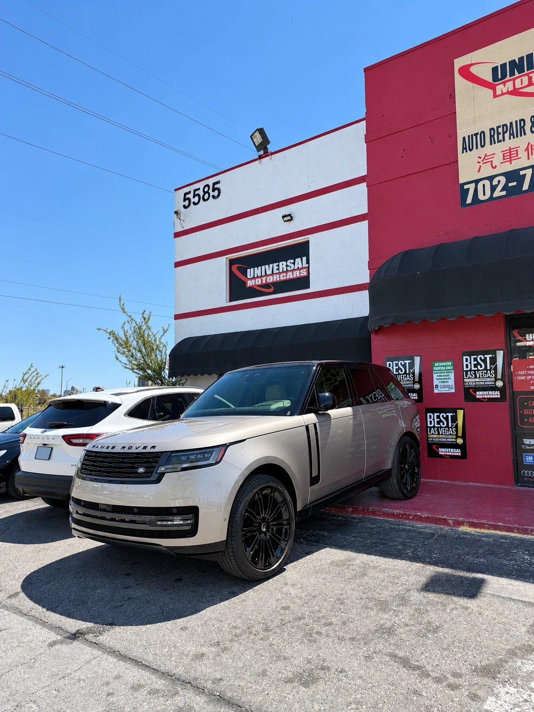Silver Range Rover outside Universal Motorcars in Las Vegas.